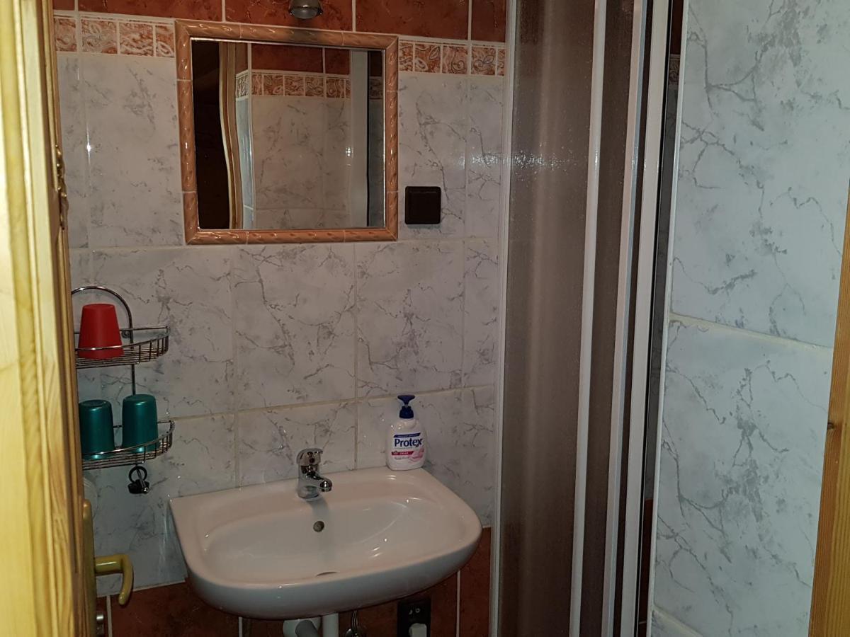 Chata Pod Skalou Valaska Bagian luar foto