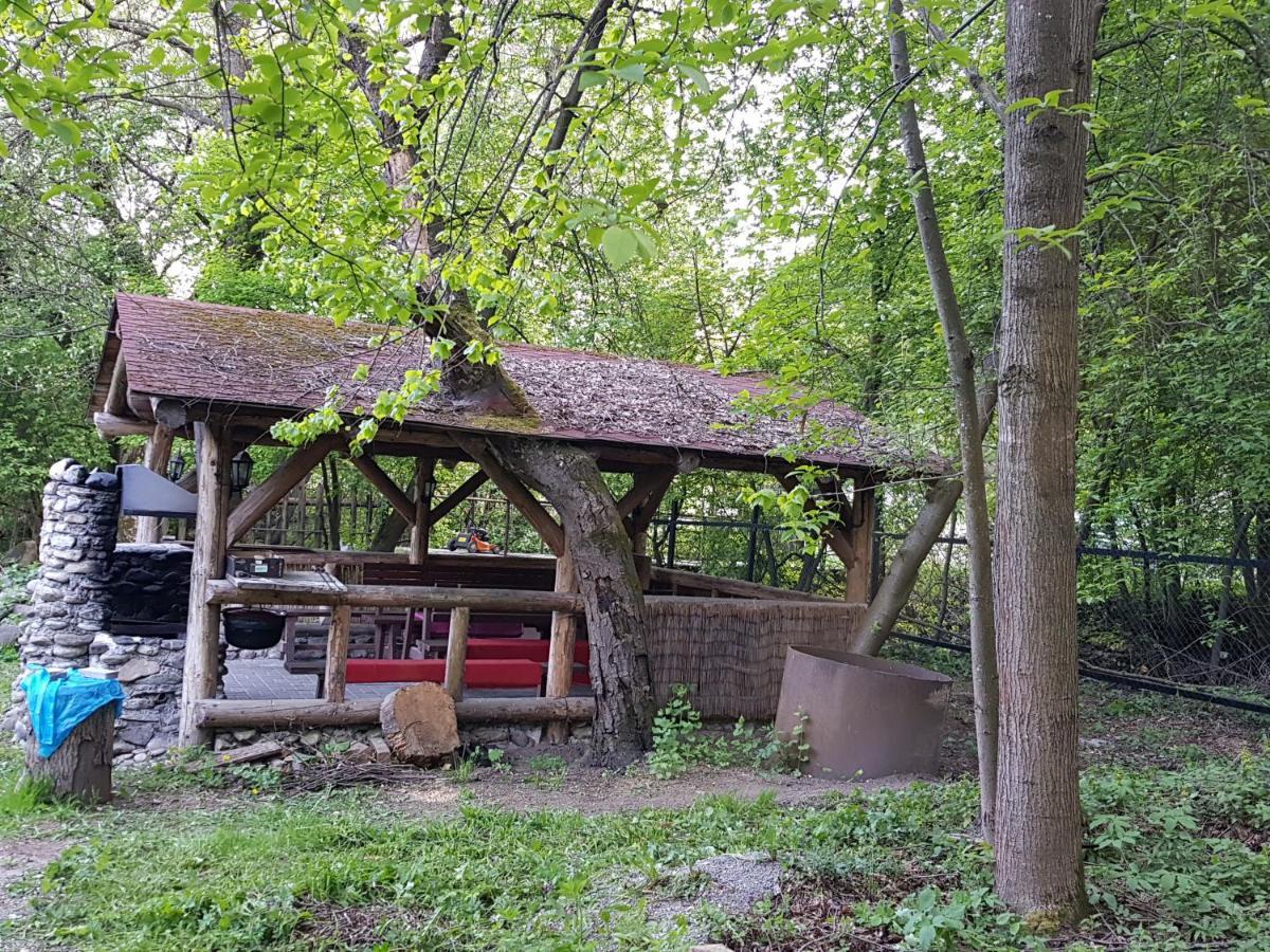 Chata Pod Skalou Valaska Bagian luar foto