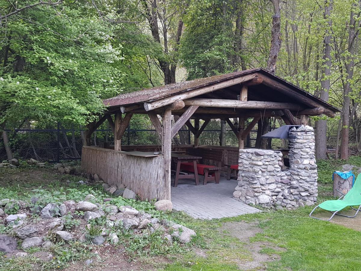Chata Pod Skalou Valaska Bagian luar foto