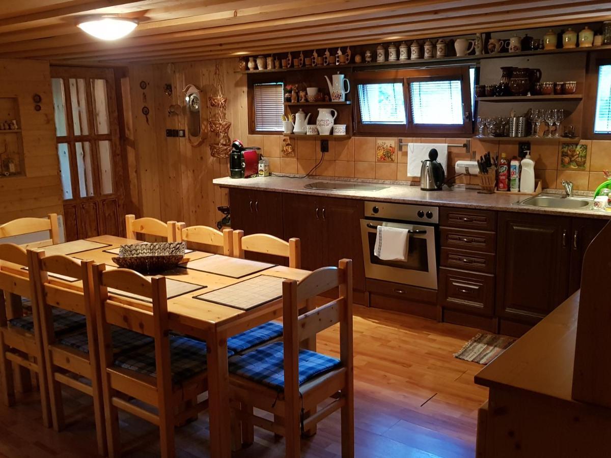 Chata Pod Skalou Valaska Bagian luar foto