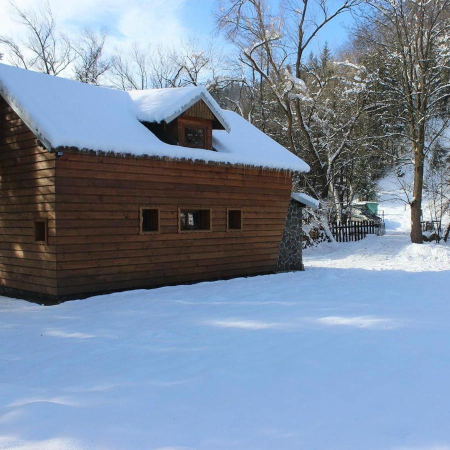 Chata Pod Skalou Valaska Bagian luar foto