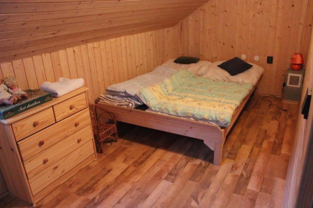 Chata Pod Skalou Valaska Bagian luar foto